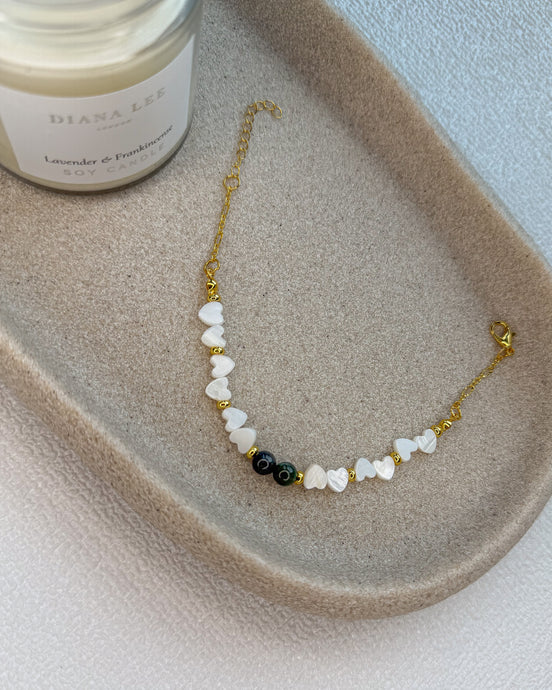 Green eyes bracelet