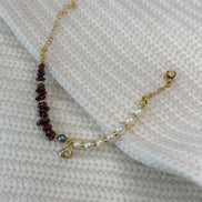 Feminine pearl bracelet
